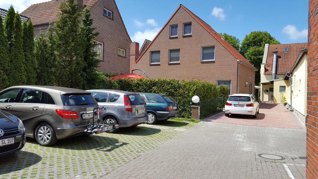 Hotel Drostenhof garni Esens Buitenkant foto